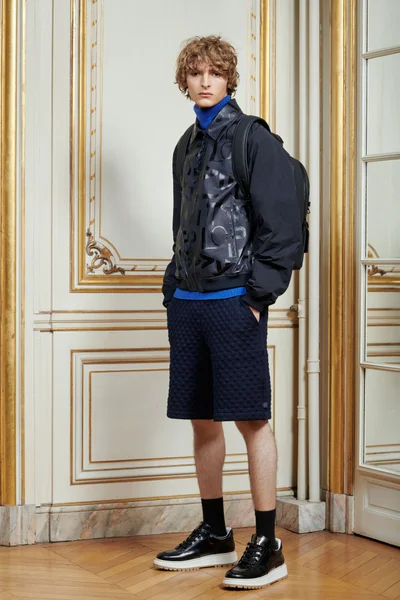 Look 11